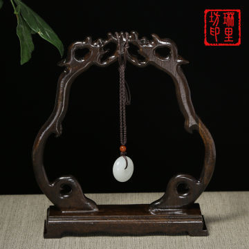 红木匠心 无黑梓木吊玉架，雕刻装饰的艺术品